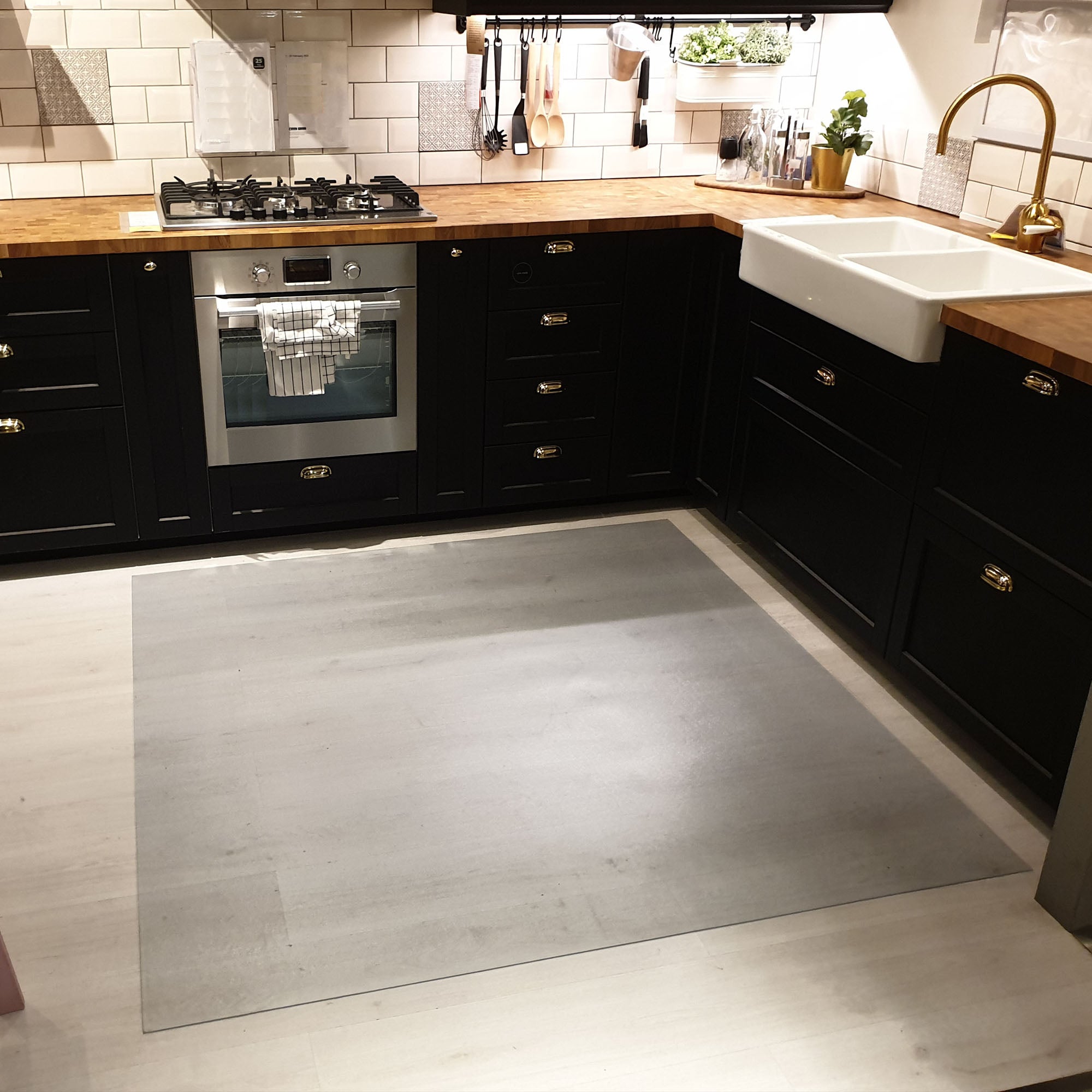 OneMat Heavyduty Mat for Kitchen Floor or Drawer Shelving